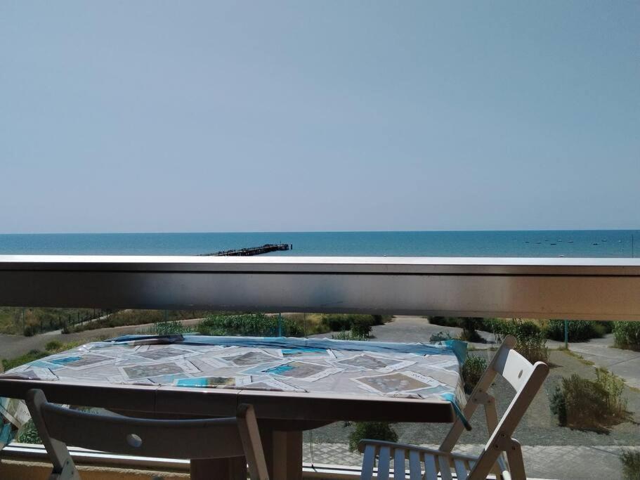 Appartement Vue Mer 4 Personnes Les Bains Екстериор снимка